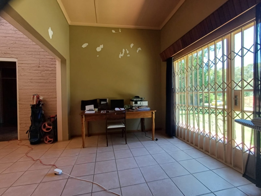 5 Bedroom Property for Sale in Wolmaransstad North West